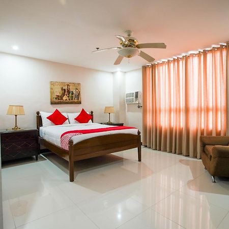 Oyo 236 Hotel Edmundo Pototan Bagian luar foto