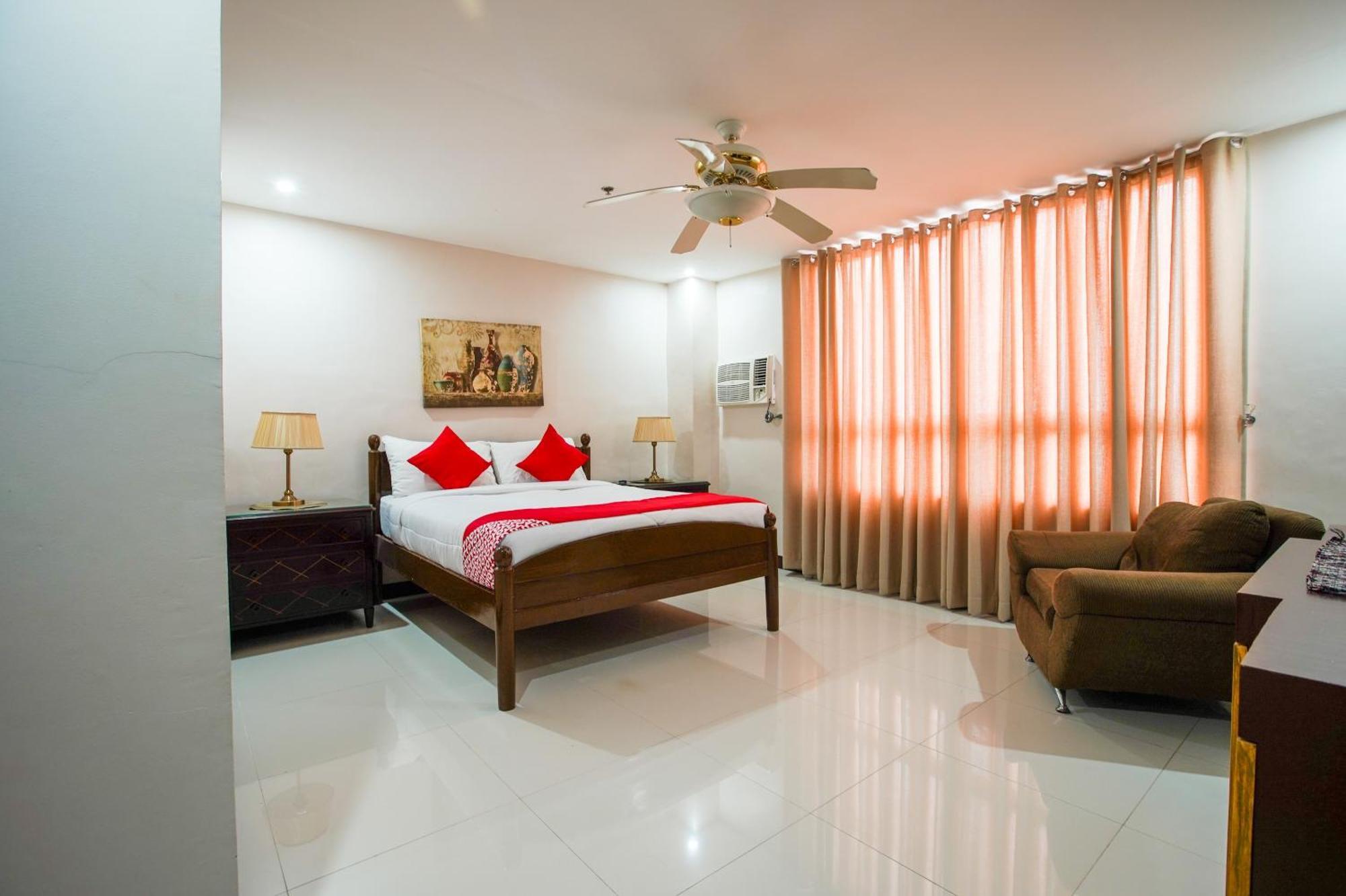 Oyo 236 Hotel Edmundo Pototan Bagian luar foto