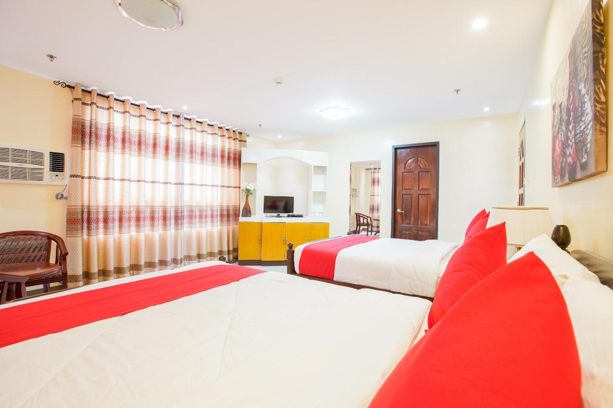 Oyo 236 Hotel Edmundo Pototan Bagian luar foto