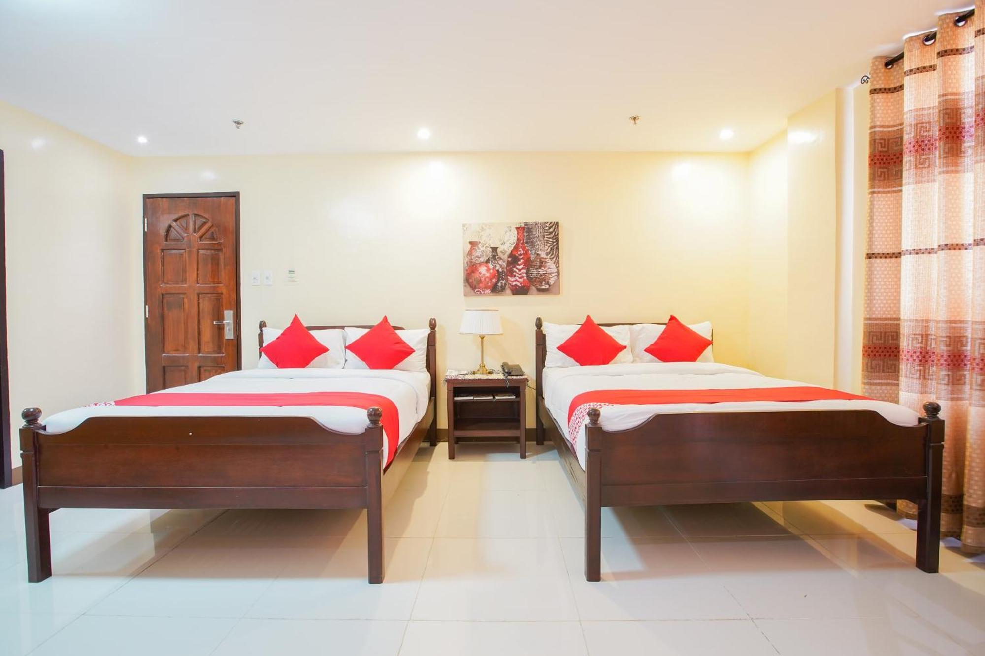 Oyo 236 Hotel Edmundo Pototan Bagian luar foto
