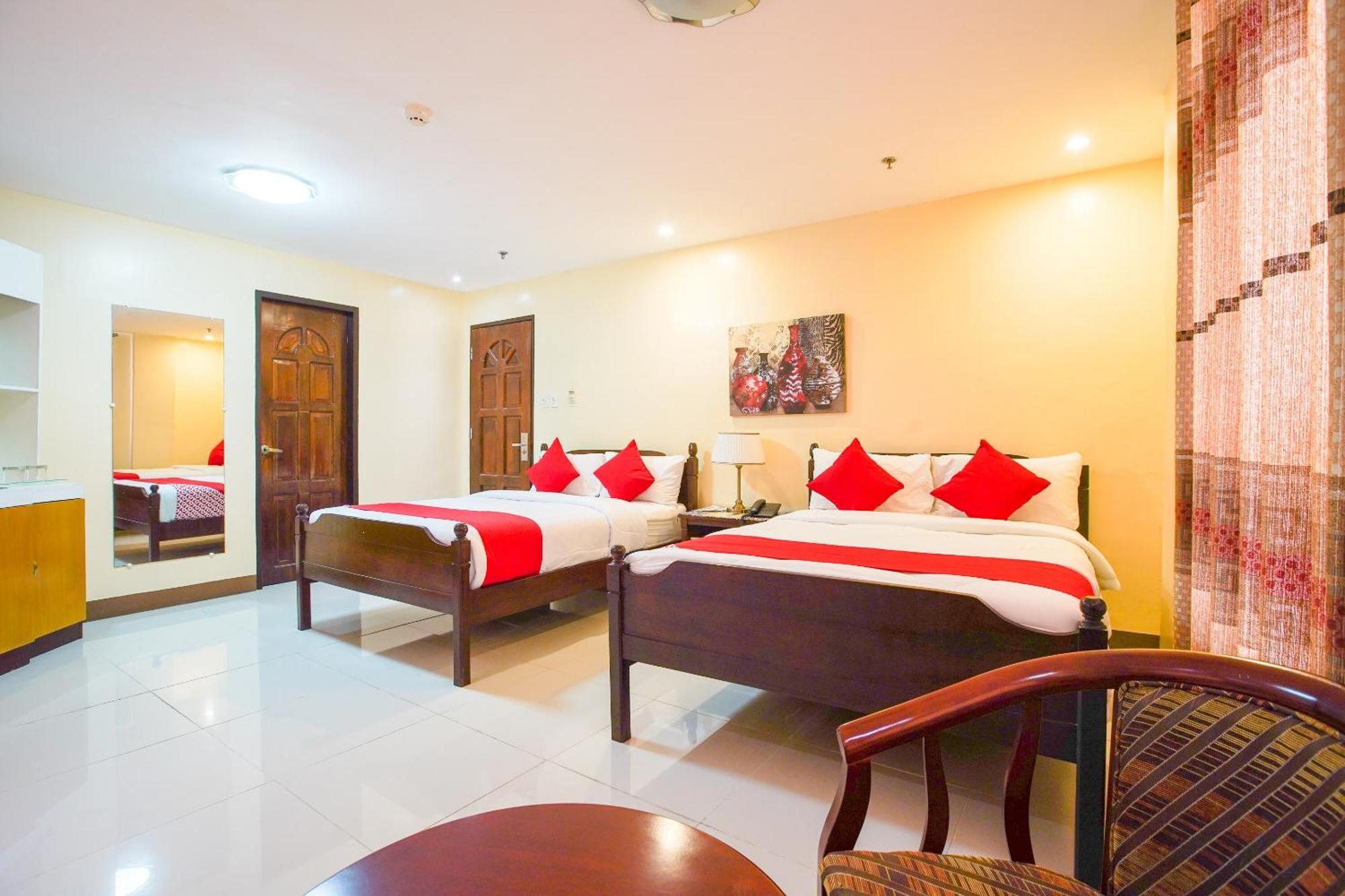 Oyo 236 Hotel Edmundo Pototan Bagian luar foto