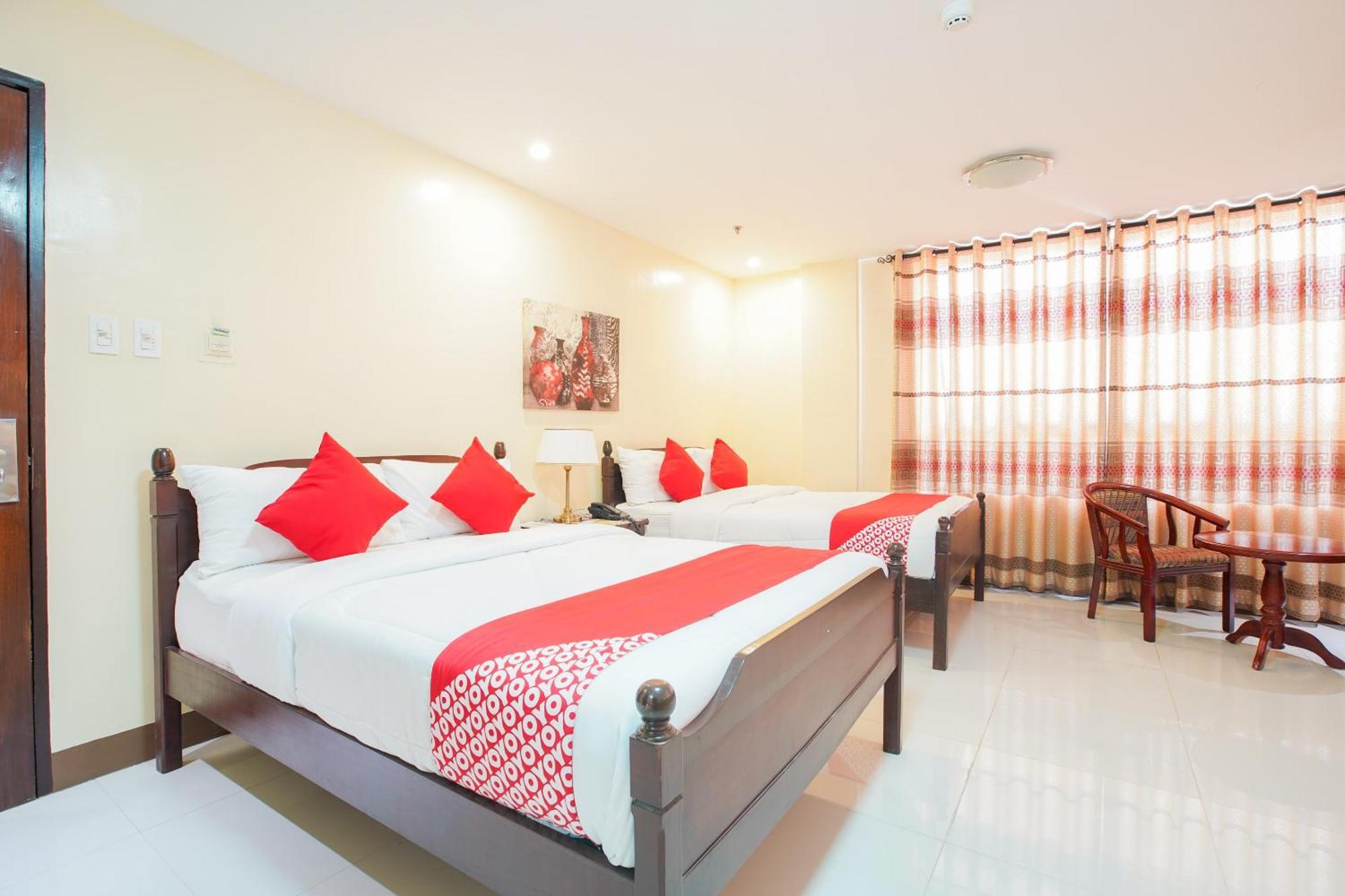 Oyo 236 Hotel Edmundo Pototan Bagian luar foto